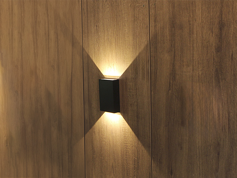 Imagem do produto ARANDELA FLAP LED 2W 3000K PRETA TASCHIBRA