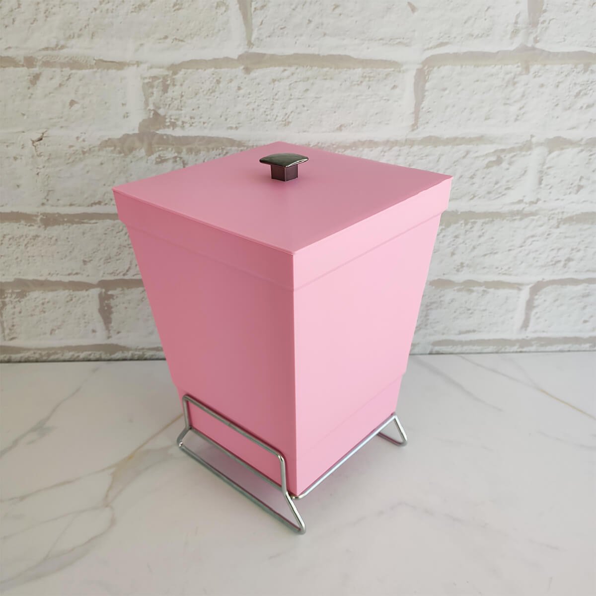 Imagem do produto LIXEIRA C/ SUPORTE TAMPA ROSA REF 2608 ARTPLAS