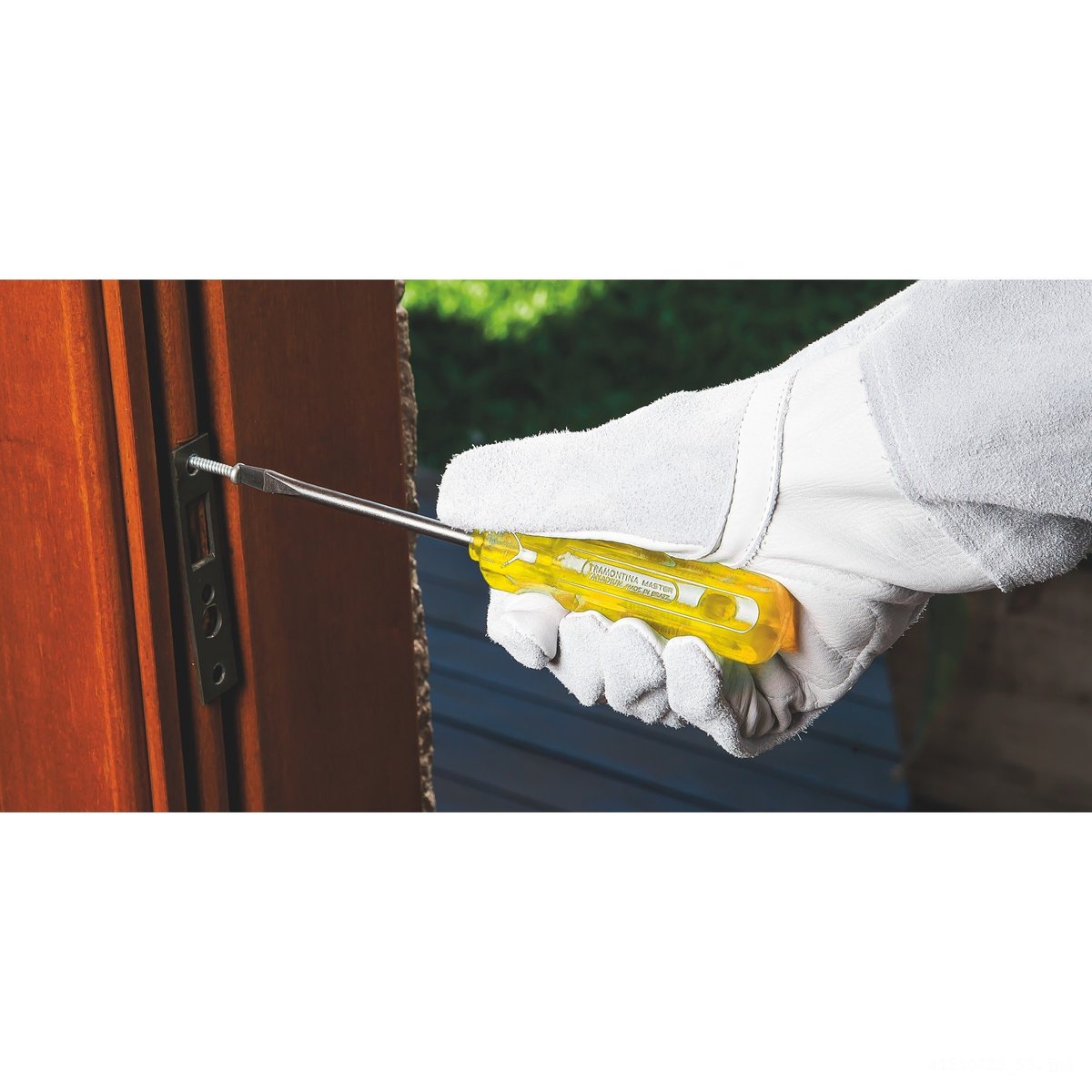 Imagem do produto CHAVE FENDA CHATA 3/16X6 41500/023 TRAMONTINA