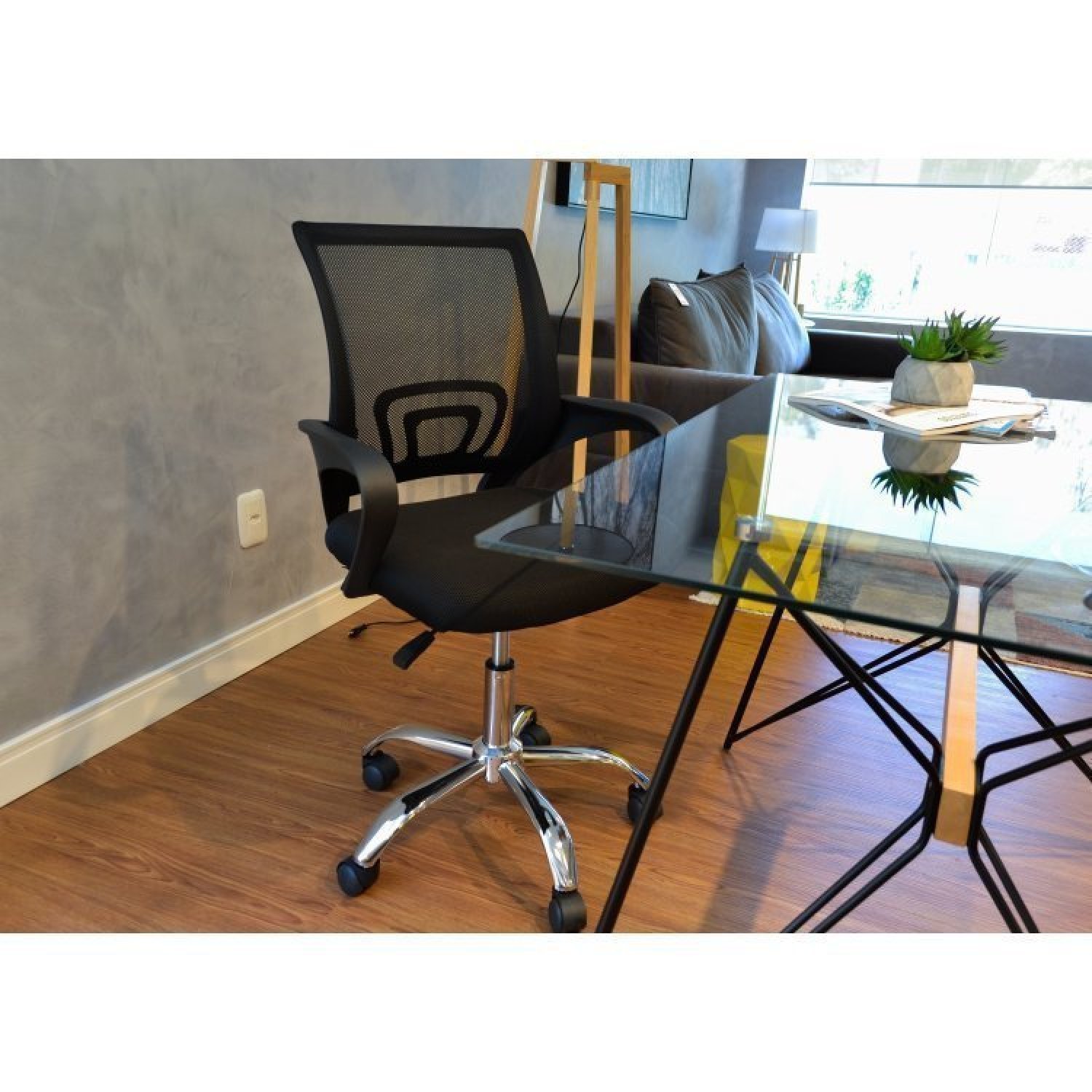 Imagem do produto CADEIRA DIRETOR TELA C/BASE CR S/BRACO